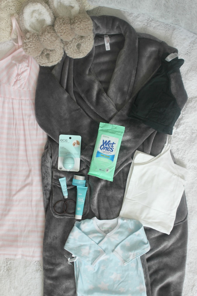 What expecting moms needs in the go-bag